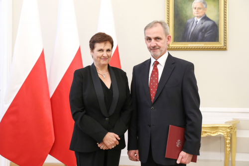 Wręczenie sędziemu Wojciechowi Sychowi aktu powołania na członka Państwowej Komisji Wyborczej, fot. Krzysztof Sitkowski/KPRP Wręczenie sędziemu Wojciechowi Sychowi aktu powołania na członka Państwowej Komisji Wyborczej, fot. Krzysztof Sitkowski/KPRP